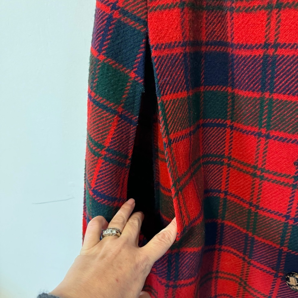 Vintage Robertson Tartan Wool Poncho Red Plaid‎ Blanket Fringe Cape Shawl Coat - Picture 7 of 13